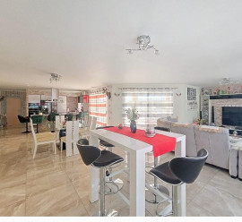 Vente
Maison 8 pièces