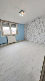 
                                                                                        Vente
                                                                                         Maison 8 pièces