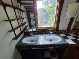 
                                                                                        Vente
                                                                                         Maison 8 pièces