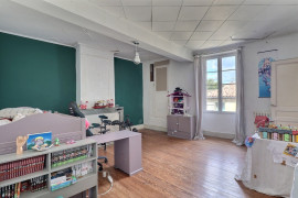 
                                                                                        Vente
                                                                                         Maison 8 pièces