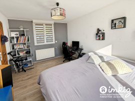 
                                                                                        Vente
                                                                                         Maison 8 pièces