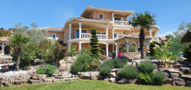 Vente
Maison 8 pièces de 365 m² sur 1800 m² de terrain