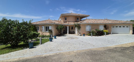 Vente
Maison 8 pièces de 365 m² sur 1800 m² de terrain