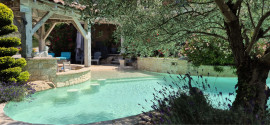 Vente
Maison 8 pièces de 365 m² sur 1800 m² de terrain