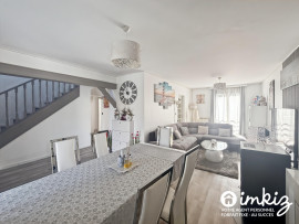 
                                                                                        Vente
                                                                                         Maison 9 pièces