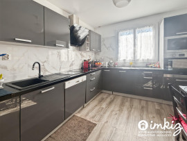 
                                                                                        Vente
                                                                                         Maison 9 pièces