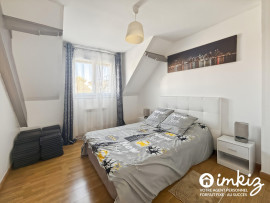 
                                                                                        Vente
                                                                                         Maison 9 pièces