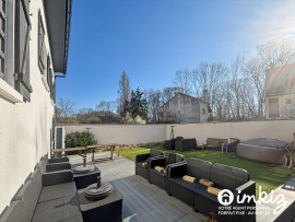 
                                                                                        Vente
                                                                                         Maison 9 pièces