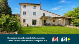 
                                                                                        Vente
                                                                                         Maison 9 pièces de 197 m²