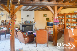 
                                                                                        Vente
                                                                                         Maison 9 pièces pierres et poutres apparentes