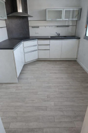 
                                                                                        Location
                                                                                         Maison 99 m2 Landivisiau , jardin de 272 m2