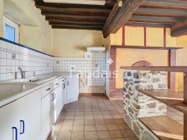 
                                                                                        Vente
                                                                                         Maison à rénover sur près de 5000 m2 de terrain