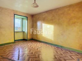 
                                                                                        Vente
                                                                                         Maison à rénover sur près de 5000 m2 de terrain