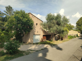 
                                                                                        Location
                                                                                         Maison atypique ,artisanale, très agréable,piscine