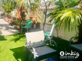 
                                                                                        Vente
                                                                                         Maison atypique avec véranda et jardin