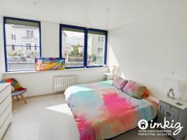 
                                                                                        Vente
                                                                                         Maison atypique, luminosité + piscine