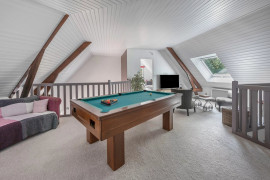 
                                                                                        Vente
                                                                                         Maison avec piscine intérieure à Guérande - Proche de la Mer et des commodités