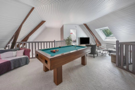 
                                                                                        Vente
                                                                                         Maison avec piscine intérieure à Guérande - Proche de la Mer et des commodités