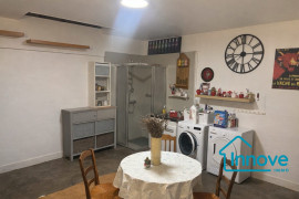 
                                                                                        Vente
                                                                                         Maison avec potentiel d'agrandissement