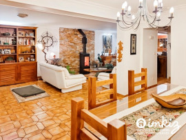 
                                                                                        Vente
                                                                                         Maison avec sous-sol complet, piscine et jardin