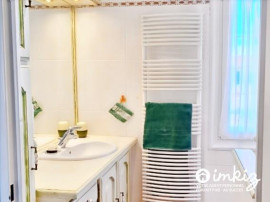 
                                                                                        Vente
                                                                                         Maison avec sous-sol complet, piscine et jardin