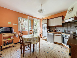 
                                                                                        Vente
                                                                                         Maison avec véranda, 4 chambres, SAINT-LO proche des commodi