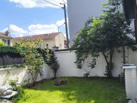 Vente
                                                                                Maison bifamiliale à Saint-Denis