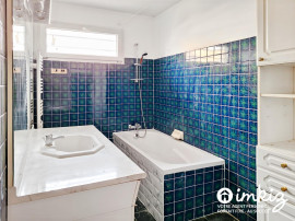 Vente
                                                                                Maison bifamiliale à Saint-Denis