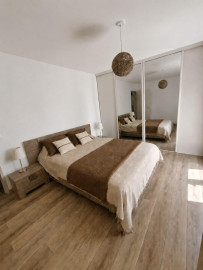 
                                                                                        Location
                                                                                         Maison calme pour famille ou professionnels, DPE A