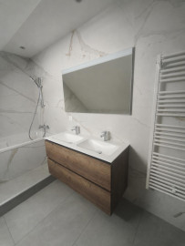 
                                                                                        Location
                                                                                         Maison calme pour famille ou professionnels, DPE A