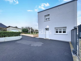 
                                                                                        Vente
                                                                                         Maison centre ville de Saint-Lô 3 chambres  -529 m2 de terra