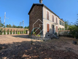 
                                                                                        Vente
                                                                                         Maison charmante à rénover à La Varenne Saint-Hilaire