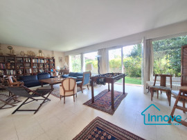 
                                                                                        Location
                                                                                         Maison contemporaine 6 chambres dans une impasse privée