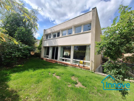 
                                                                                        Location
                                                                                         Maison contemporaine 6 chambres dans une impasse privée