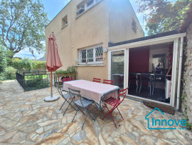 
                                                                                        Location
                                                                                         Maison contemporaine 6 chambres dans une impasse privée
