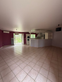 
                                                                                        Vente
                                                                                         MAISON CONTEMPORAINE