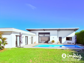 
                                                                                        Vente
                                                                                         Maison contemporaine avec piscine et jardin