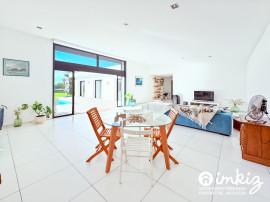 
                                                                                        Vente
                                                                                         Maison contemporaine avec piscine et jardin