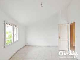 
                                                                                        Vente
                                                                                         Maison d architecte de 7 pièces avec grand terrain