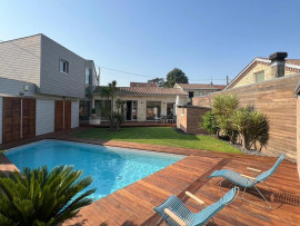 
                                                                                        Vente
                                                                                         Maison d architecte d'exception avec piscine