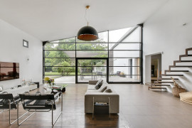 Vente
Maison d'architecte 7 p, piscine, avec 5700 m²
