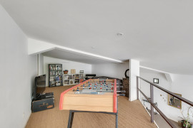 Vente
Maison d'architecte 7 p, piscine, avec 5700 m²