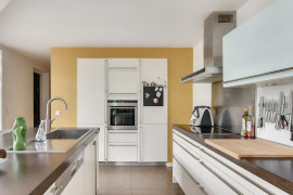 Vente
Maison d'architecte 7 p, piscine, avec 5700 m²