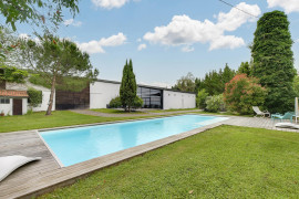 Vente
Maison d'architecte 7 p, piscine, avec 5700 m²