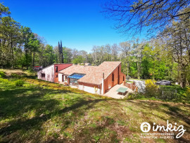 
                                                                                        Vente
                                                                                         Maison d'architecte contemporaine