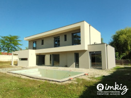 Vente
Maison d'architecte de 206m² - piscine et brasero