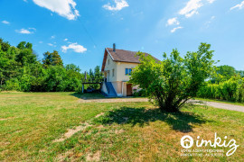 
                                                                                        Vente
                                                                                         Maison de 117m² sur terrain arboré de 2500m²