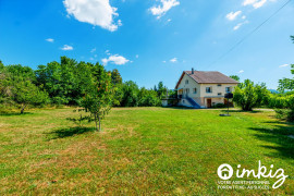 
                                                                                        Vente
                                                                                         Maison de 117m² sur terrain arboré de 2500m²