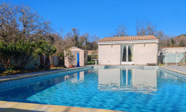 Vente
Maison de 140m2- 3 chambres- Piscine- Garage-