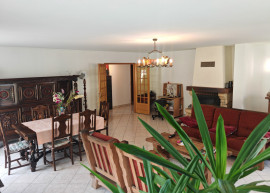 Vente
Maison de 140m2- 3 chambres- Piscine- Garage-